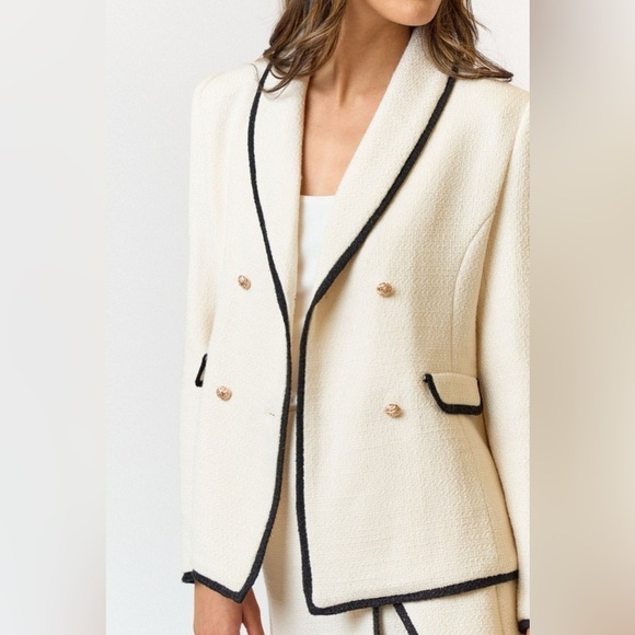 116. Two-Tone Trim Bouclé Double-Breasted Blazer and Skort Set - Picture 3 of 3